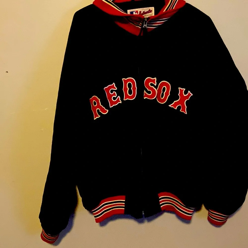 Sweaters - Picture 1 of 3